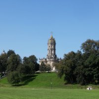 Дивный храм на холме. :: Люба 