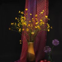 Натюрморт с лютиками. :: Лилия *