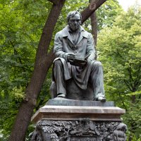 Памятник Крылову в Летнем саду :: Sergei Vikulov