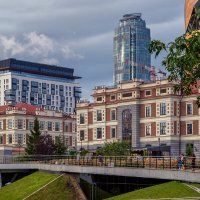 Набережная реки Исеть, Екатеринбург :: Сергей Шатохин 