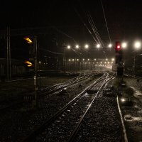 Ночь. Рельсы. Огни :: Roman stories -