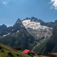 Домик с красной крышей :: Владимир Жуков