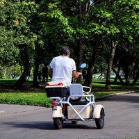 Трёхколёсный ! Электроскутер с коляской,,, :: Анатолий Колосов