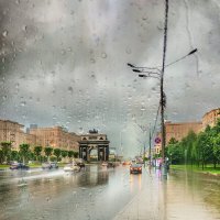 Дождь на Кутузовском проспекте :: Игорь Сарапулов Дождь на Кутузовском проспекте :: Игорь Сарапулов