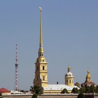 АНГЕЛ НА ШПИЛЕ-ХРАНИТЕЛЬ ГОРОДА. :: Андрей Андреев Андреев