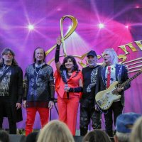 "Лейся песня" в Воронеже на сцене фестиваля садов и цветов :: Татьяна Машошина