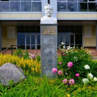 Чебоксары. Памятник Зиновию Михайловичу Таланцеву. :: Пётр Чернега