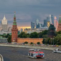 Кремлевская набережная :: Сергей Шатохин 