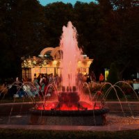 Вечером всё подсвечено. :: Татьяна Помогалова Вечером всё подсвечено. :: Татьяна Помогалова