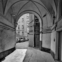 Арка московского двора. Черно-белая фотография :: Любимова Ольга 