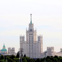 Жилой дом на Котельнической набережной :: Андрей Л. В.