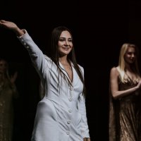 Ольга Стопычева: воплощение стиля и уверенности на сцене :: Джованни Луче