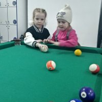 Играли девочки в шары :: Андрей Хлопонин Играли девочки в шары :: Андрей Хлопонин