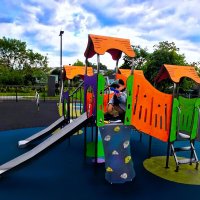 НА   ДЕТСКОЙ   ПЛОЩАДКЕ (2) :: Анатолий Малобродский