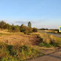 Стоянка у мемориала в д.Белошкино :: Артем 