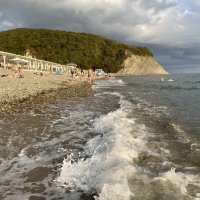 Гора Ёжик. А 26.09. пляж опустеет: ветер с гор 15м/с , t=+17*воздуха, а +21* ВОДА -красота. :: Alexey YakovLev