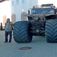 На выставке машин :: Сергей Швечков