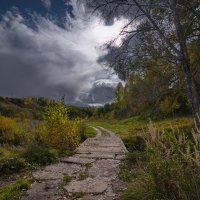 "Осенний дождь за мостом"© :: Владимир Макаров