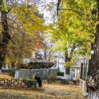 Осень в парке  победы :: Валентин Семчишин