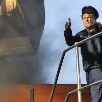 Машинист паровоза Евгений Ульянцев в Щербинке в 2012 году. :: Игорь Олегович Кравченко