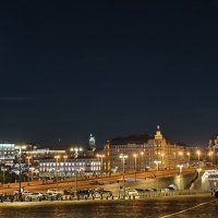 Луна над Васильевским спуском и Большим Москворецким мостом :: <<< Наташа >>>