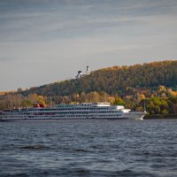 "А по Волге вверх теплоход" :: Валерий 