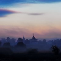 С высокого берега Каменки за полями видно село Кидекша. :: Валерий Гришин С высокого берега Каменки за полями видно село Кидекша. :: Валерий Гришин