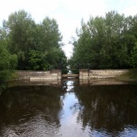 Стрельна. Мост-плотина :: Наталья Герасимова