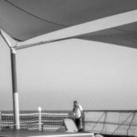 Мегафон и здесь ловит... :: Владимир Нефедов