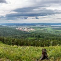 На горе Лысая. Вид на г. Миасс, Машгородок и озеро Тургояк (панорама). :: Алексей Трухин
