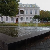 Осень у фонтанчика .. :: Татьян@ Ивановна