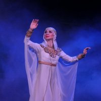 Выплывает словно Пава :: Валерий Судачок