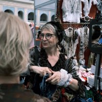 Люди и куклы :: Сергей Золотавин