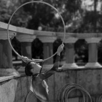 Девушка с обручем :: Радмир Арсеньев