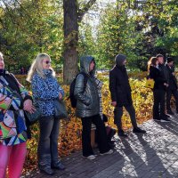 Кольцовский сквер, слушаем живую поэзию :: Татьяна Машошина