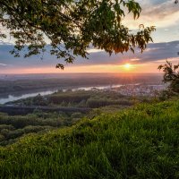 "И закат, уж почти догорает..." :: Сергей Шатохин 