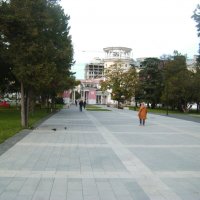 В горсаду чисто и уютно :: Валентин Семчишин