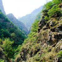 Ущелье в горах :: Георгий А