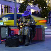 Выходной день на бульваре. :: Наталья Вязигина