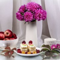 Праздничное чаепитие :: Людмила Павловна Крышковец