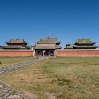 Буддийский монастырь Эрденэ Зуу в городе Хонхорин :: Galina Буддийский монастырь Эрденэ Зуу в городе Хонхорин :: Galina