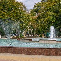 12 октября, еще работают фонтаны :: Игорь Сикорский