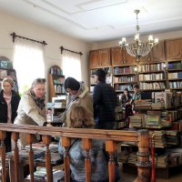 КНИЖНАЯ ЛАВКА "ВЯНОК" ИЗНУТРИ :: Елена Даньшина