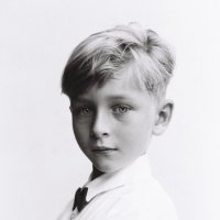 мальчик в белом :: Сергей Рожков