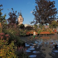 "Лето в Москве" у самого метро Краснопресненская. :: Евгений Седов "Лето в Москве" у самого метро Краснопресненская. :: Евгений Седов