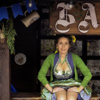 Заводная барменша :: Евгений Ермаков