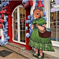 У магазина Марципан. :: Валерия Комова