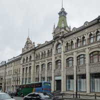 Владивосток. Здание ГУМа :: Лидия Бусурина