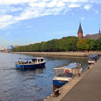 Пристань у Речного вокзала :: Сергей Карачин