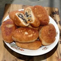 А кому горячих пирожков с капустой и грибами? :-) :: Андрей Заломленков